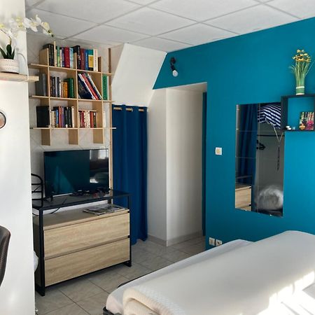 Chez Stella 1 Piece Canape Lit Deux Personnes, Cuisine, Sdb Separee Caylus Экстерьер фото